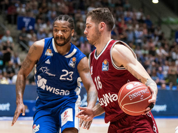 现出硬实力 现出硬实力