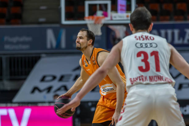 变内线格局 变内线格局