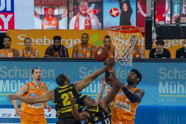 寻找锋线稳 寻找锋线稳